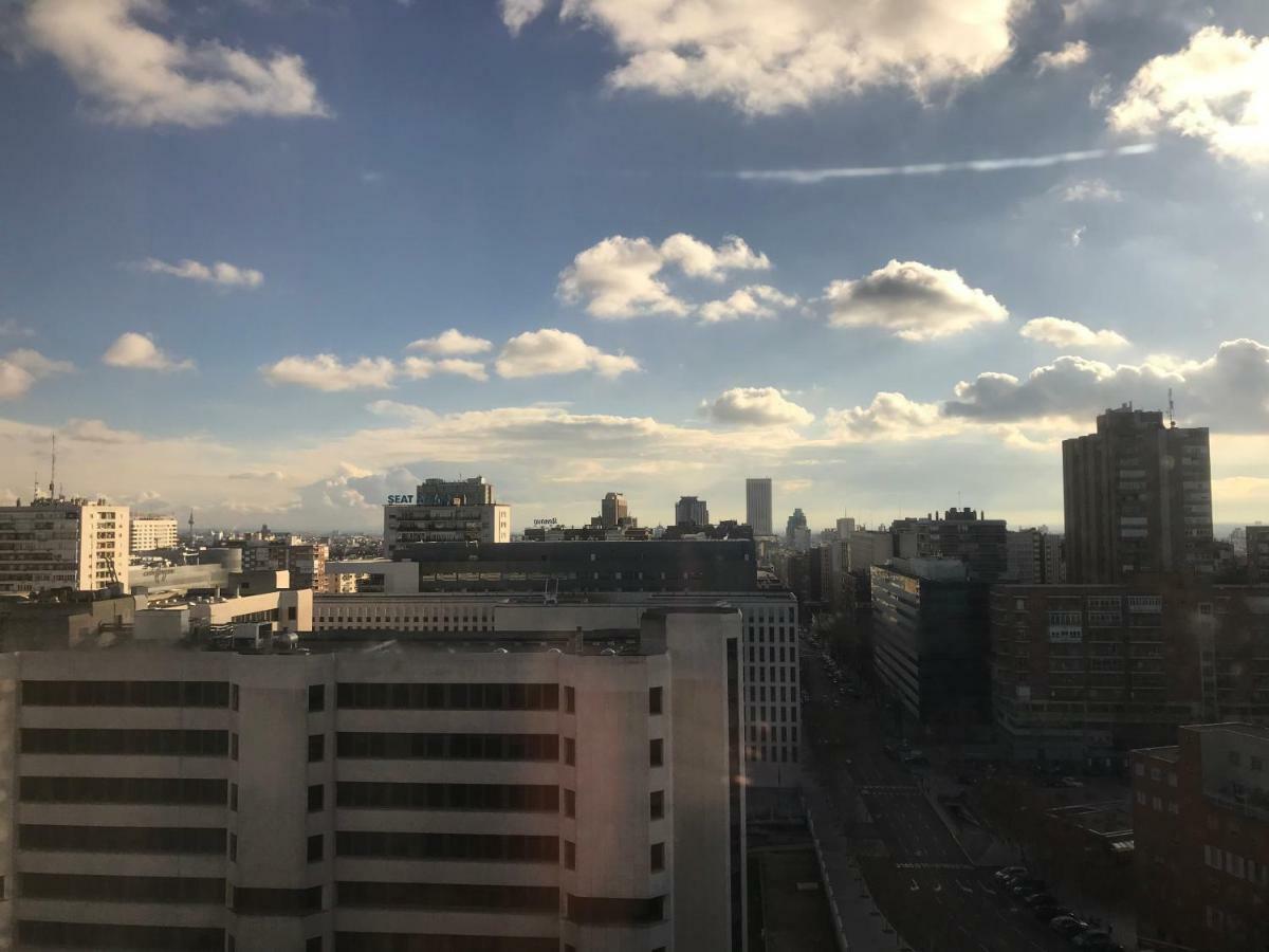 Nirvana Hotell Madrid Exteriör bild